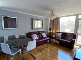 Entire flat, comfortable 2 double bedrooms