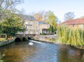 The Old Mill Cottage, pet-friendly hotel in Fakenham