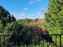 Entire Spacious 4 Bedroom Zen House with Garden View