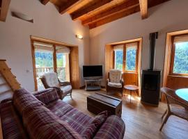 Apartment Cascade 3 minutes from Alpe d Huez Grand Domaine via Oz en Oisans, ξενοδοχείο σε Oz
