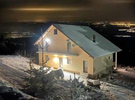 Pensiunea Sarah - Muntele Mic, hotel in Muntele Mic