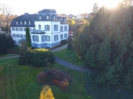 Gästehaus im Schlosspark, hotel with parking in Saffig