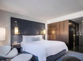 Renaissance Paris Arc de Triomphe Hotel