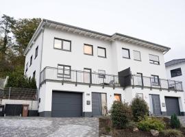 Große Stadtvilla mit Whirlpool, hotel barato en Otterberg