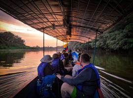 Gaia Amazon Eco Lodge, hotel pantai di Ahuano