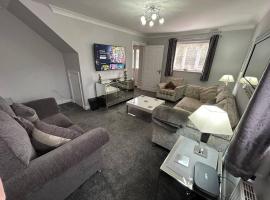 Spacious House To Accommodate 6, cheap hotel in Willaston