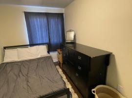 Charming One Bedroom Near Bramalea City Centre, hotel in Brampton