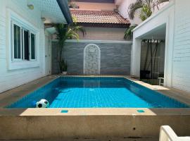 芭提雅享受泳池别墅Enjoy Pool Villa: Güney Pattaya'da bir kulübe