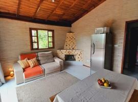 Casa da Cachoeira Siriú-SC บ้านพักในกาโรปาบา