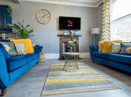 Stylish & Cosy 3bdr In Fulham with roof terrace, hotel cerca de Estadio Craven Cottage, Londres
