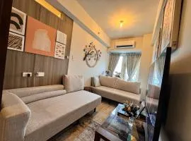 Penthouse Lvl Luxury Cndo Nr MOA