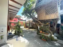 Exedra de Galeria Cafe. Mindo- Ecuador