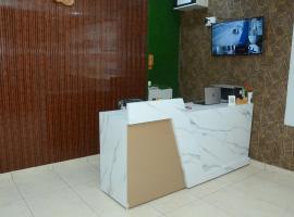 PRIME HOTEL AND RESTAURANT: Jīnd şehrinde bir otel
