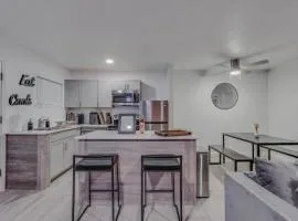 Brand New Luxury Apt! Heart of Montrose- Downtown HTX