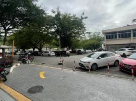 4 PAX ONE BEDROOM SOHO near USM SPICE ARENA AIRPORT MUTIARA SPECIALIST