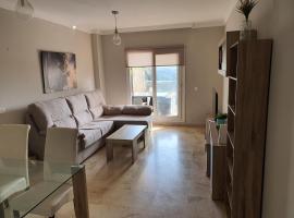 Apartamento con jardin, hotel di La Linea de la Concepcion