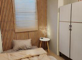 205Homely Private room in apartment Near BTS KU St, khách sạn ở Ban Yang