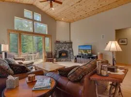 High Altitude at Tahoe Donner - Huge 4 BR with Private Hot Tub, Pool Table, Ping Pong, HOA Amenities