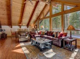 Edelweiss Retreat- Close to Lake and Ski Resorts- Pet Friendly- Hot Tub