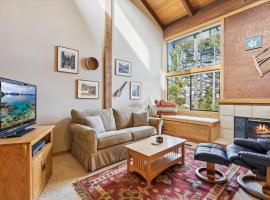 Rocky Point # 4 - 2 BR Northstar Condo, Shuttle to Slopes, HOA Amenities!, hotel i Truckee