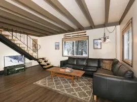 Pineland Chalet in Tahoe City - Classic Cabin Wood Fireplace Dog Friendly