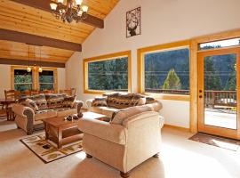 Valley View at Palisades -4 BR w Mountain Views, Pet-Friendly, and Close to Village, hotel in Olympic Valley