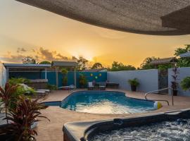 Chardonnay- Luxe home with pool ,spa and close to equestrian, khách sạn có bồn tắm nóng ở Royal Palm Beach