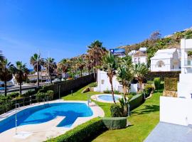 La Paloma beach apartment with pool By Casa del sol HR, готель у місті Манільва