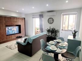 New&Cosy Apartment with Balcony, cheap hotel in San Ġwann