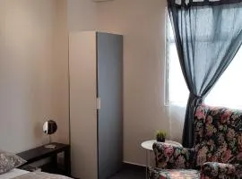 Papilukas Room Kalibata City - Studio Gold