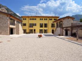 Agriturismo Tre Forti, hotel com estacionamento em Rivoli Veronese