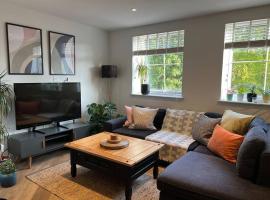 Contemporary, stylish south coast home, apartament a Poole