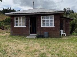 Cabaña 4 personas en Calen Rural, Chiloé, hotel dengan parking di Dalcahue
