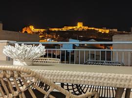 Exclusivo Atico con vistas en el centro de Lorca: Lorca'da bir otoparklı otel