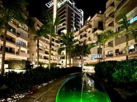 Stunning 2BR APT w/Pool&Garden, apartamento en San Julián