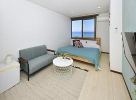 seaside villa HILIFE - Vacation STAY 99018, hotel cerca de Puente Tsunoshima, Kogushi