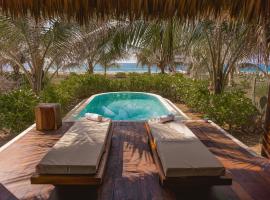 Aldea Mizúl - Beach Front - Adults Only: Puerto Escondido'da bir otel