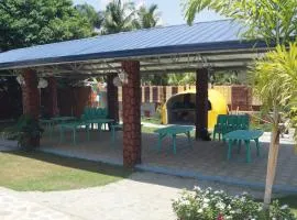 Hana-Natsu Resorts Pool & Hotel