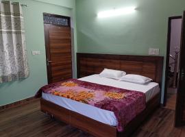 Crescent Moon Homestay, hospedagem domiciliar em Rishikesh