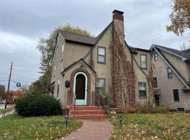 Historic Twin Tudors Inn, bed and breakfast en Sioux Falls