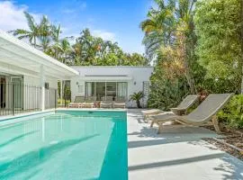 Peaceful & Stylish Retreat, Noosa Heads