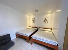 Nolina's Transient Rooms - Alaminos, Pangasinan, guest house in Alaminos