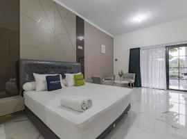 Urbanview Hotel Khayrizsan Tasikmalaya by RedDoorz, ξενοδοχείο σε Tasikmalaya