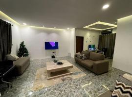 4 Bedroom Apartment Available, hotel din Uyo