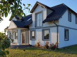 Willa Rosa - Dom dla 20 osób z jacuzzi i sauną ogrodową Kaszuby