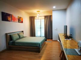 บ้านฮักหอม, hotel with parking in Ban Dong Bang