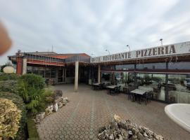 NEW NAPOLEONICO, hotel v destinaci Bondeno
