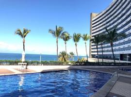 apart hotel 2 quartos frente mar, hotel with jacuzzis in Salvador