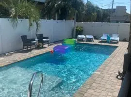 Beach Breeze 1, short walk to Atlantic Ocean, pet friendly, very quiet & family friendly