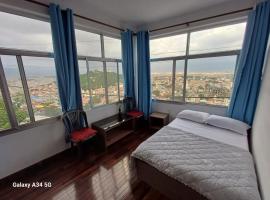 Golden Swing Hotel and Lodge, hotel a Bālāju